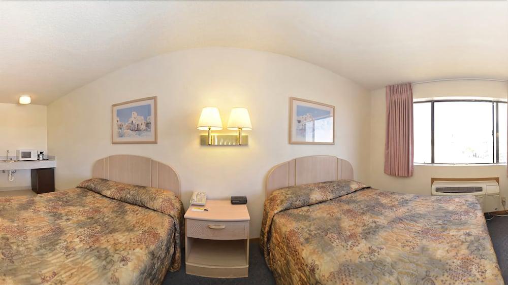 Super 8 By Wyndham Yuma Hotel Bagian luar foto