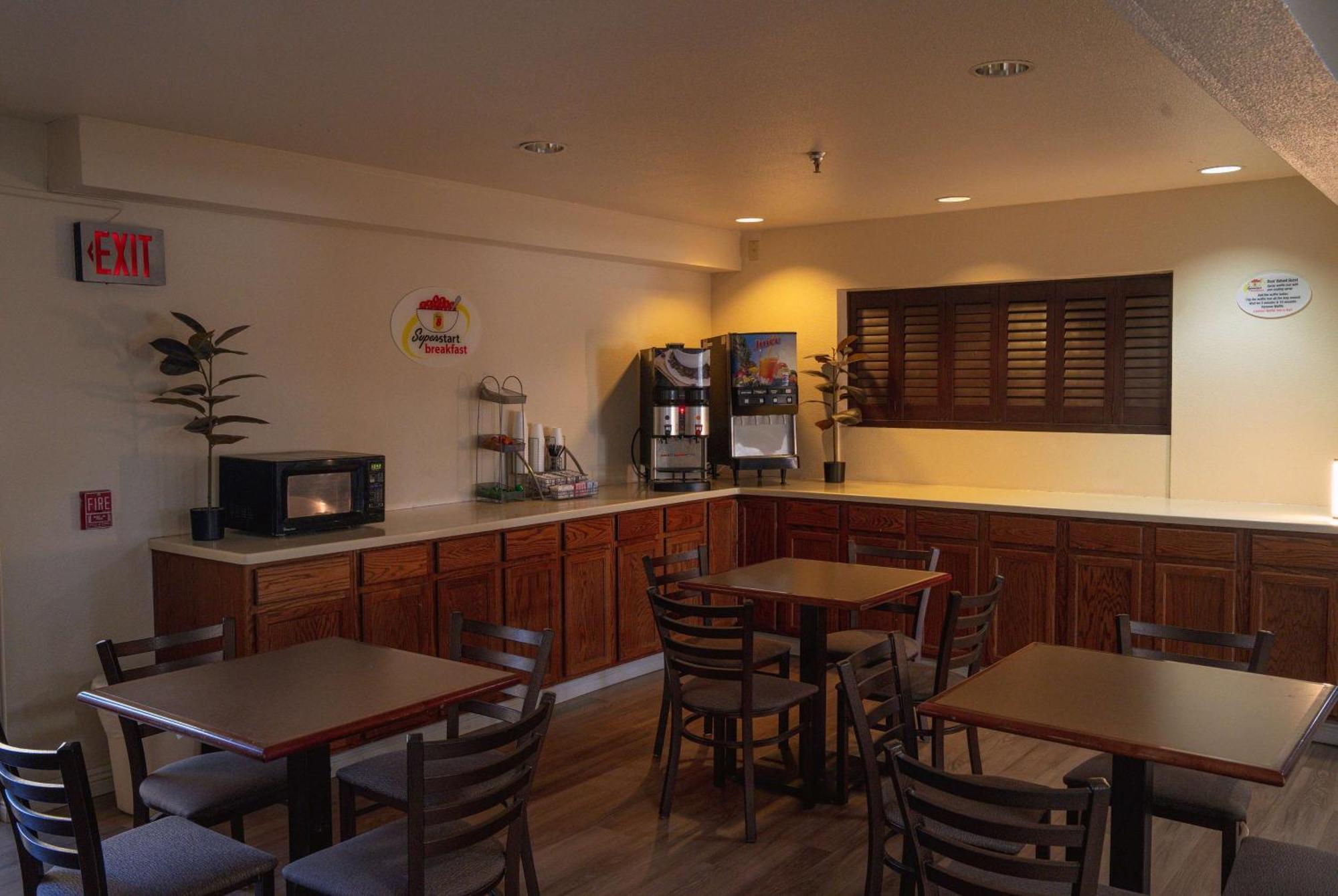 Super 8 By Wyndham Yuma Hotel Bagian luar foto