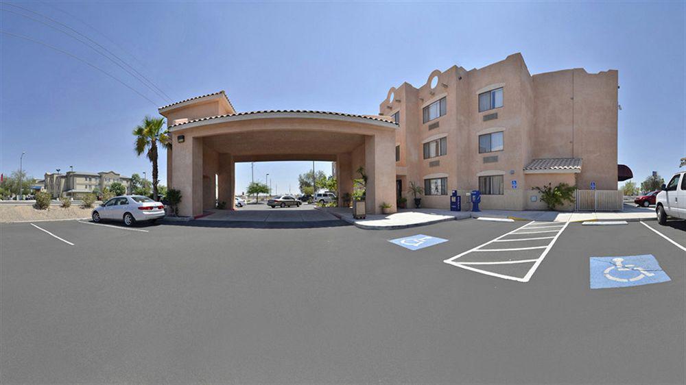 Super 8 By Wyndham Yuma Hotel Bagian luar foto