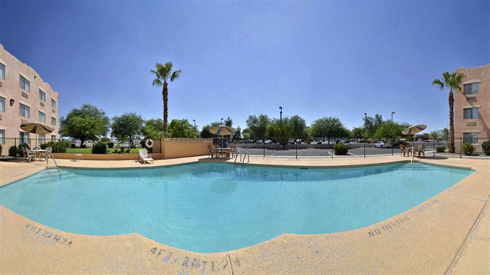 Super 8 By Wyndham Yuma Hotel Bagian luar foto
